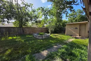 16722 Ribbonridge Dr, Sugar Land, TX 77498 - Photo 24