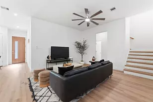 1420 W 34th 1/2 St, Houston, TX 77018 - Photo 8