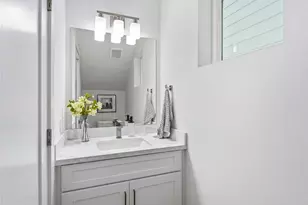 1420 W 34th 1/2 St, Houston, TX 77018 - Photo 10