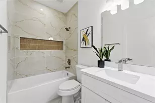 1420 W 34th 1/2 St, Houston, TX 77018 - Photo 22