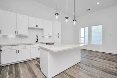 1507 Robin Street #B, Houston, TX 77019 - Photo 8