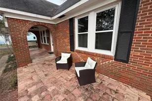 419 E Peach St, Angleton, TX 77515 - Photo 4