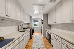 11131 Holly Springs Dr, Houston, TX 77042 - Photo 24