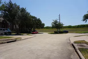 8123 Buffalo Springs Ct, Sugar Land, TX 77479 - Photo 34