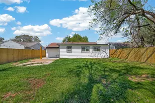 3209 McCrarey Dr, Houston, TX 77088 - Photo 38