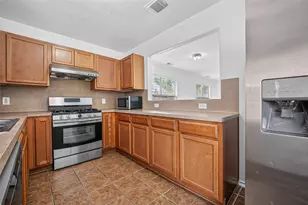 12710 Paso Del Flores Drive, Houston, TX 77045 - Photo 10