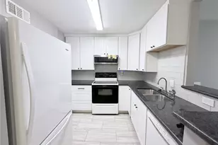 9031 Gaylord St, Houston, TX 77024 - Photo 6