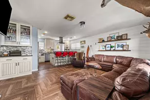 436 Pompano St, Bayou Vista, TX 77563 - Photo 10