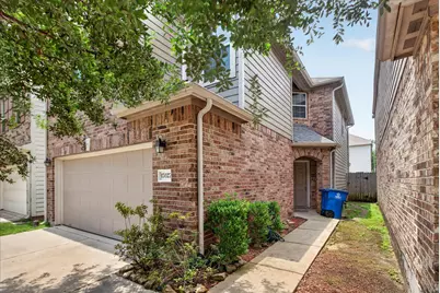 17027 Amarose Drive, Houston, TX 77090 - Photo 4