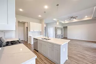 111 Fosters Branch Dr, Schulenburg, TX 78956 - Photo 12