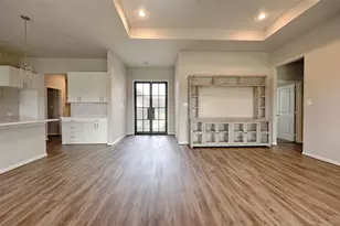 111 Fosters Branch Dr, Schulenburg, TX 78956 - Photo 4