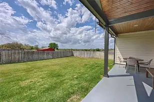 111 Fosters Branch Dr, Schulenburg, TX 78956 - Photo 32