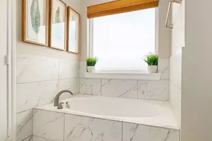 111 Fosters Branch Dr, Schulenburg, TX 78956 - Photo 18