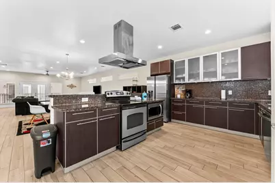 3045 Clinton Drive, Houston, TX 77020 - Photo 8