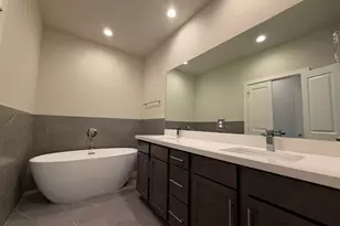 5915 Haring Ln, Houston, TX 77091 - Photo 6