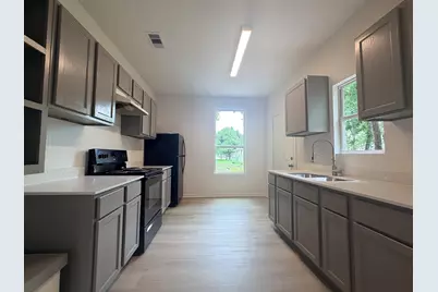 202 Second, Navasota, TX 77868 - Photo 10