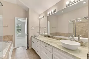 8710 Beverly Hill St, Houston, TX 77063 - Photo 14