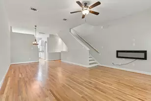 8710 Beverly Hill St, Houston, TX 77063 - Photo 4