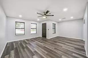 1206 Layton St, Baytown, TX 77520 - Photo 8