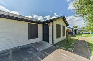 1206 Layton St, Baytown, TX 77520 - Photo 4
