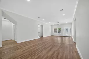 18402 Steele Point Dr, Crosby, TX 77532 - Photo 10