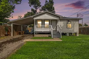 4421 Caplin St, Houston, TX 77026 - Photo 2