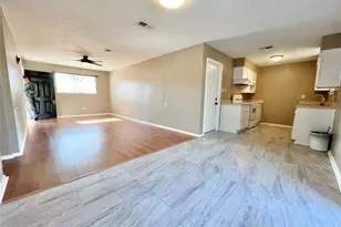 303 Brigadoon Ln, Friendswood, TX 77546 - Photo 8