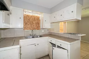 11151 Spottswood Dr, Houston, TX 77016 - Photo 8