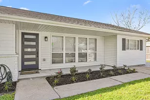 10230 Valencia Dr, Houston, TX 77013 - Photo 4