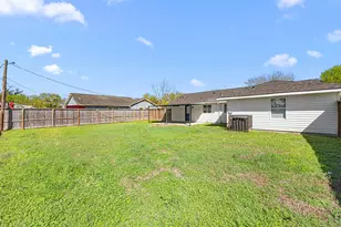 10230 Valencia Dr, Houston, TX 77013 - Photo 24