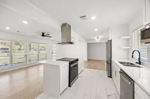10230 Valencia Dr, Houston, TX 77013 - Photo 8