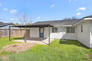 10230 Valencia Dr, Houston, TX 77013 - Photo 22