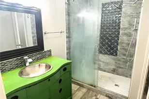 4001 Tanglewilde St, Houston, TX 77063 - Photo 6