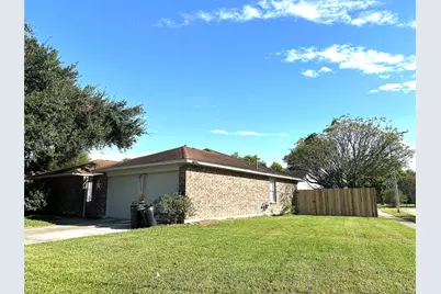 10102 Park Lane, La Porte, TX 77571 - Photo 1