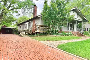 607 W Fox St, Caldwell, TX 77836 - Photo 2