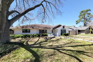 4915 Brian Haven Dr, Houston, TX 77018 - Photo 2