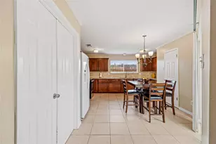 9206 Homeland Dr, Houston, TX 77083 - Photo 16