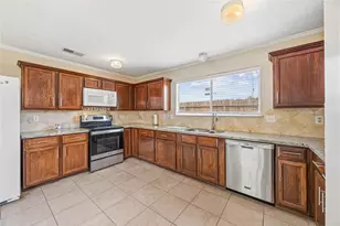 9206 Homeland Dr, Houston, TX 77083 - Photo 16