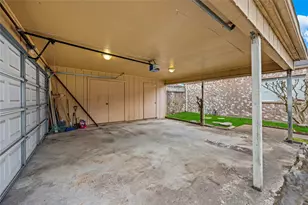 9206 Homeland Dr, Houston, TX 77083 - Photo 8