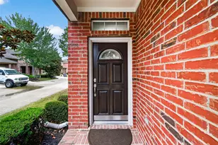 8910 Minola Oaks Dr, Houston, TX 77064 - Photo 2