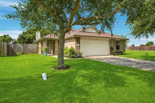 3204 Meadow Bay Ln, Dickinson, TX 77539 - Photo 1