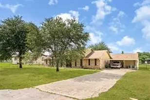 32114 Robin Ln, Waller, TX 77484 - Photo 2