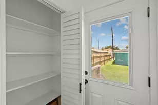 4907 Alamo Dr, Galveston, TX 77551 - Photo 12