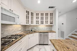 1926 Indiana St, Houston, TX 77019 - Photo 14