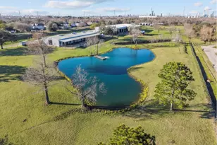 10431 N P St, La Porte, TX 77571 - Photo 1
