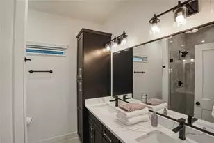 8017 Cora St, Houston, TX 77088 - Photo 20