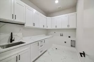 4714 Tamarisk St, Bellaire, TX 77401 - Photo 32