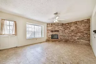 3914 Laura Leigh Dr, Friendswood, TX 77546 - Photo 4