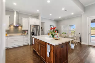 928 Azalea Dr, Franklin, TX 77856 - Photo 4