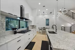 809 Memorial Heights Dr, Houston, TX 77007 - Photo 12